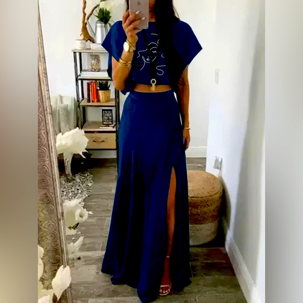 NEW Round Neck Short Sleeve Top and Skirt Set